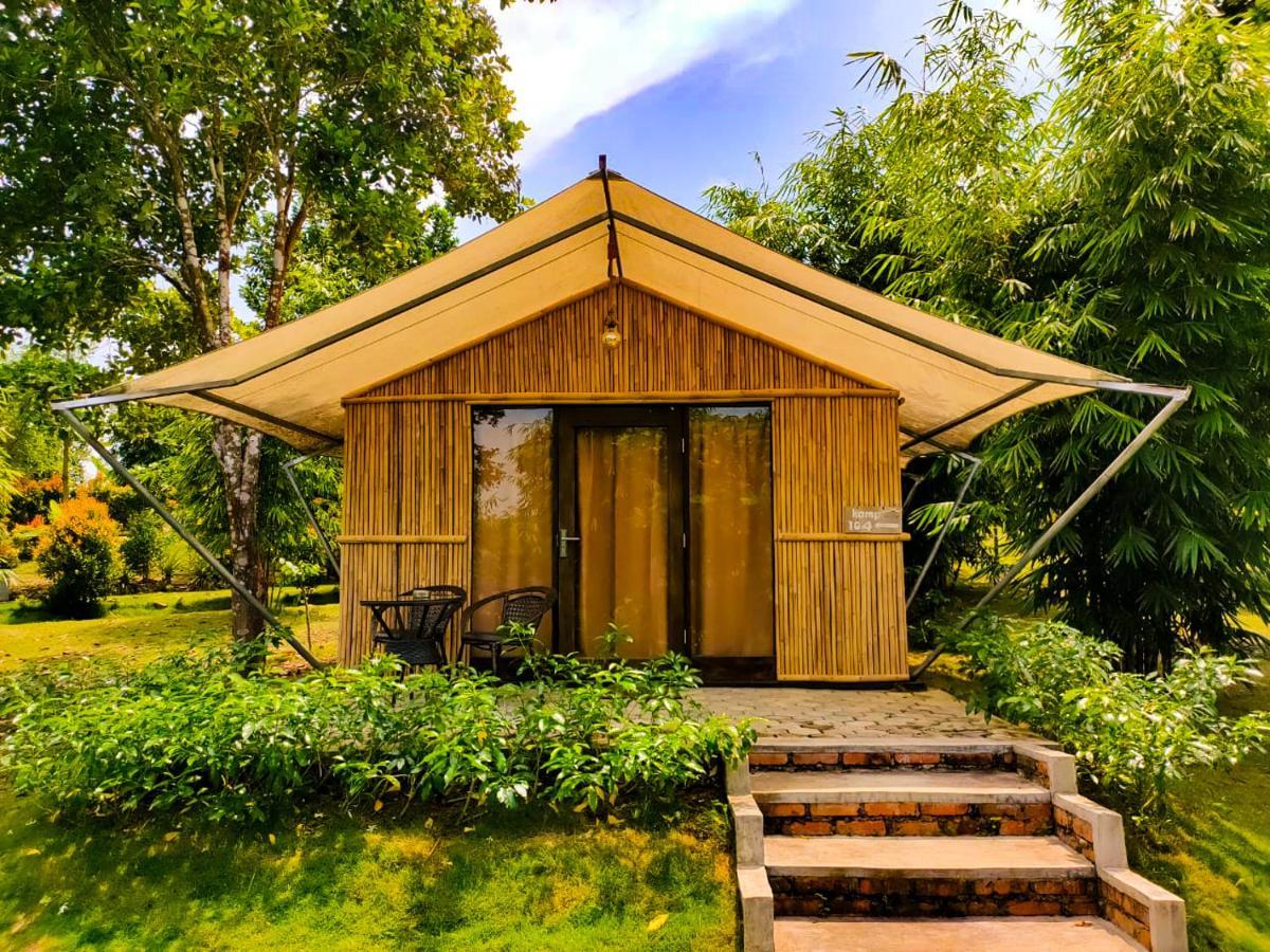"D'Bamboo Kamp" Desa Wisata Ekang Lagoi Exterior photo