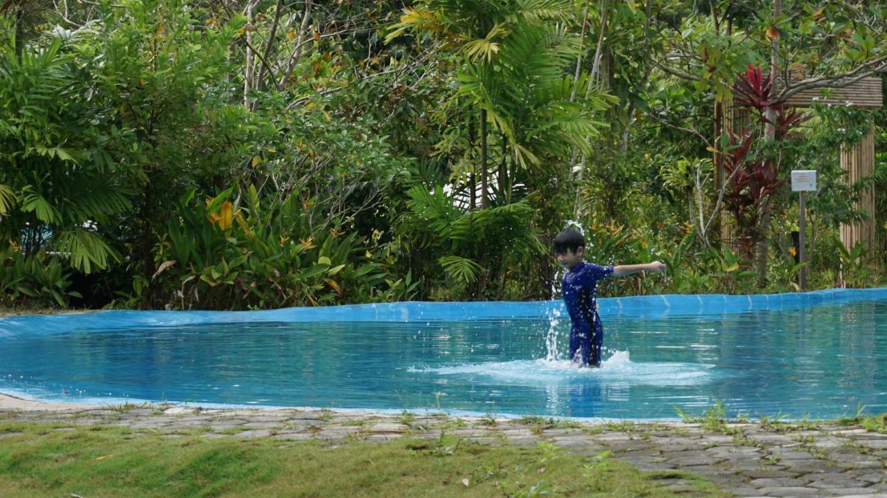 "D'Bamboo Kamp" Desa Wisata Ekang Lagoi Exterior photo
