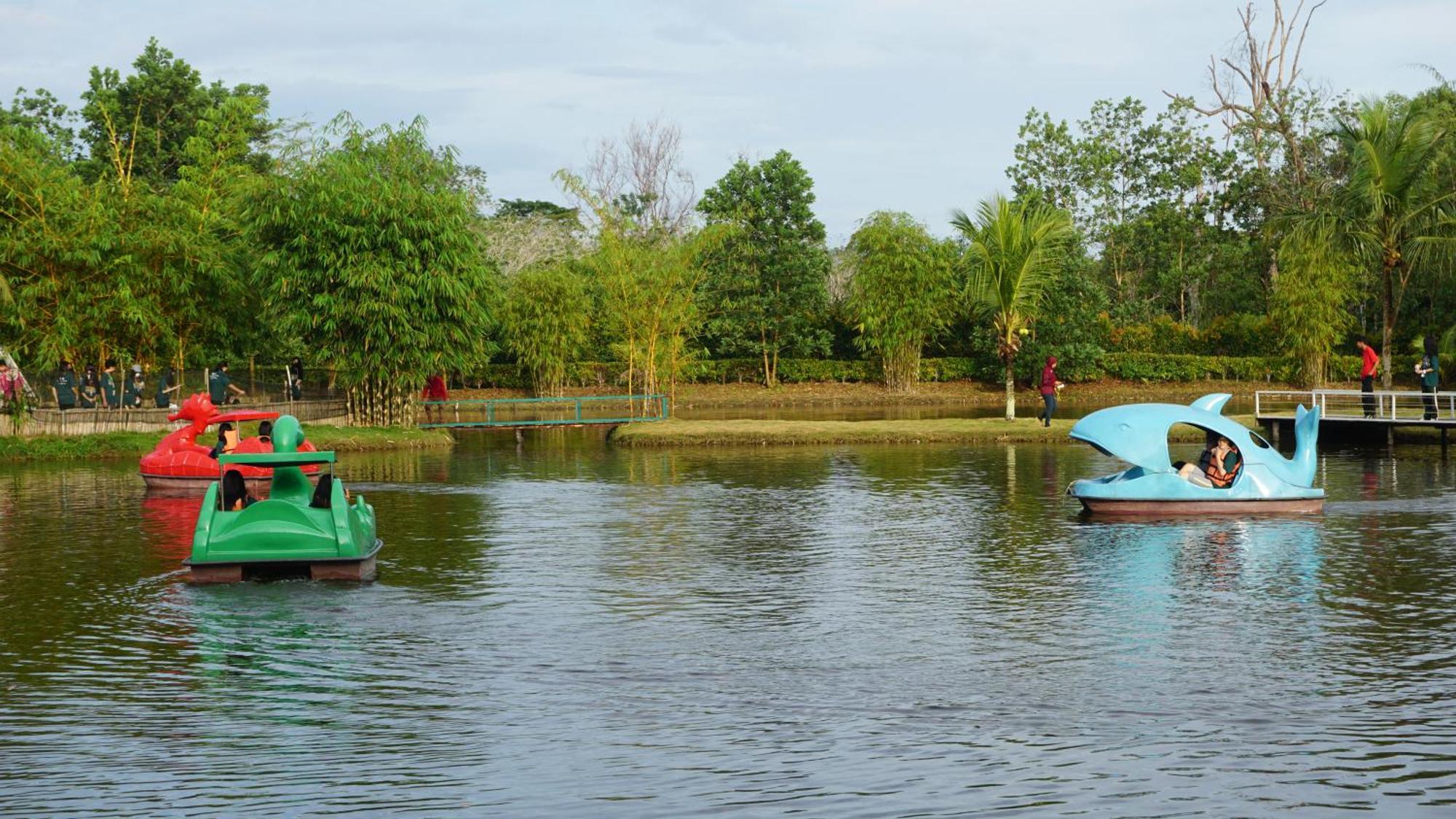 "D'Bamboo Kamp" Desa Wisata Ekang Lagoi Exterior photo
