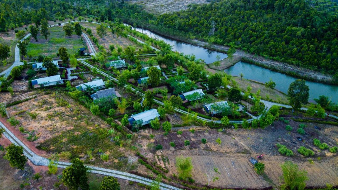 "D'Bamboo Kamp" Desa Wisata Ekang Lagoi Exterior photo